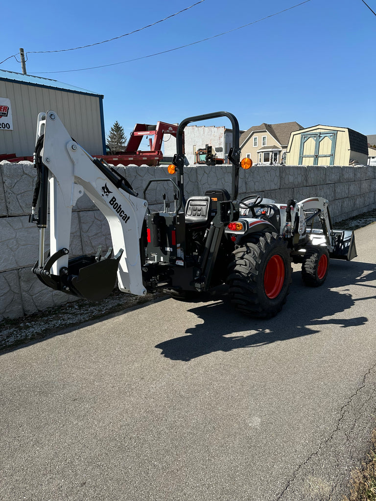 Bobcat CT2025 Compact Tractor w/ FL7 loader and BH76 Backhoe — Osgood