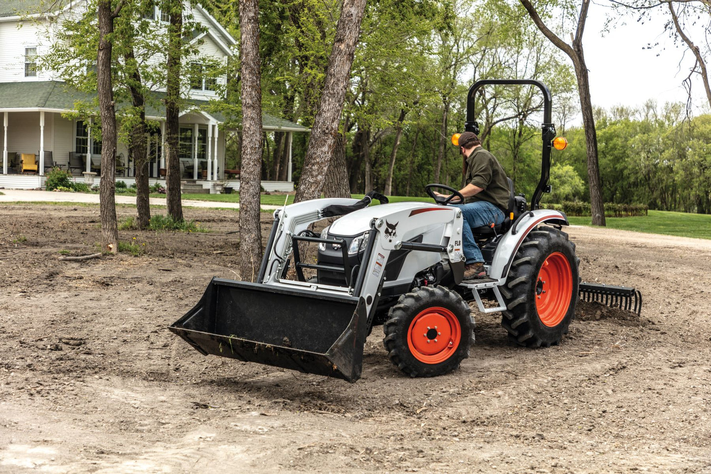 Bobcat CT2040 Compact Tractor with Hydrostatic Transmission
