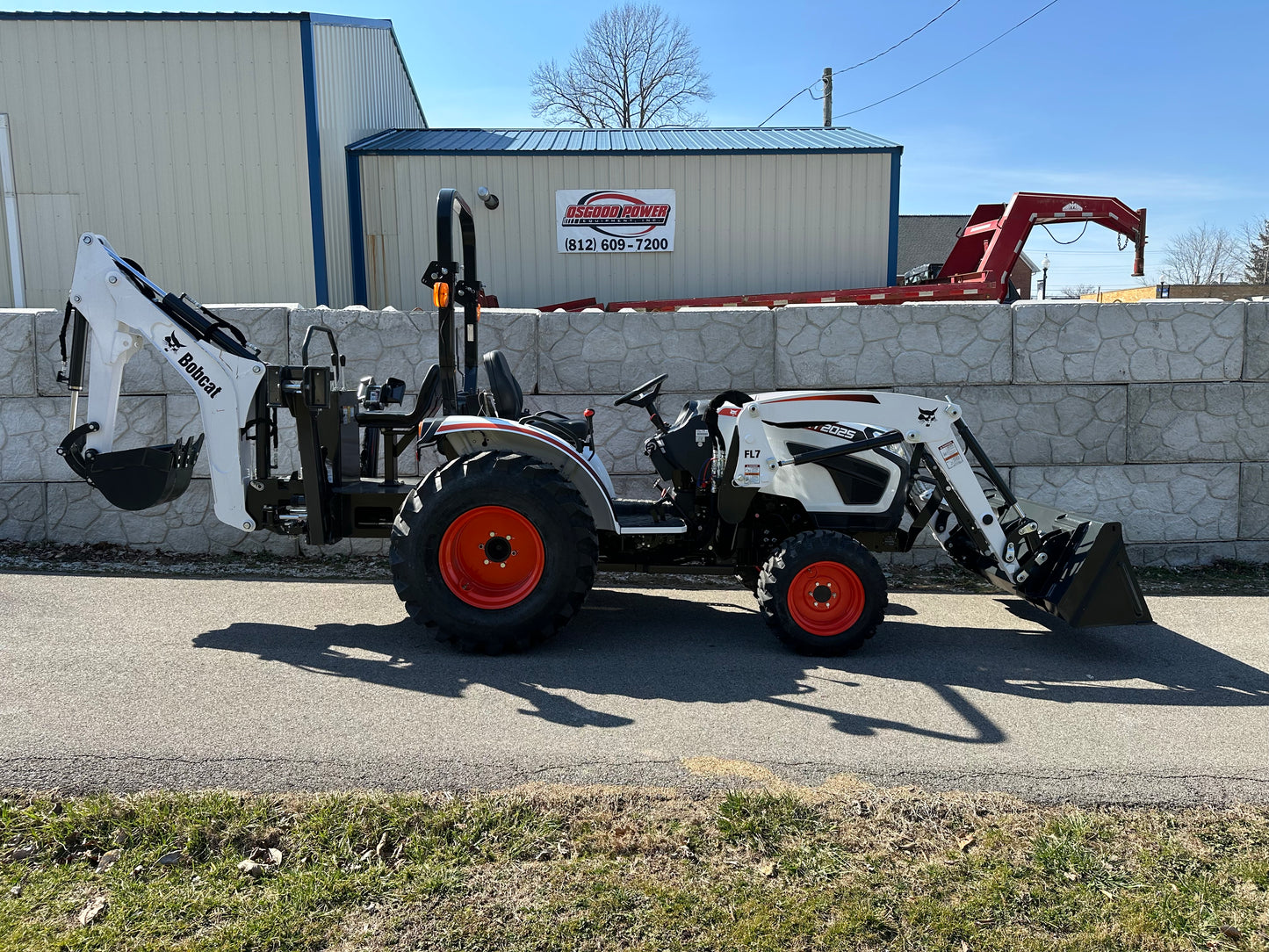 Bobcat CT2025 Compact Tractor w/  FL7 loader and BH76 Backhoe