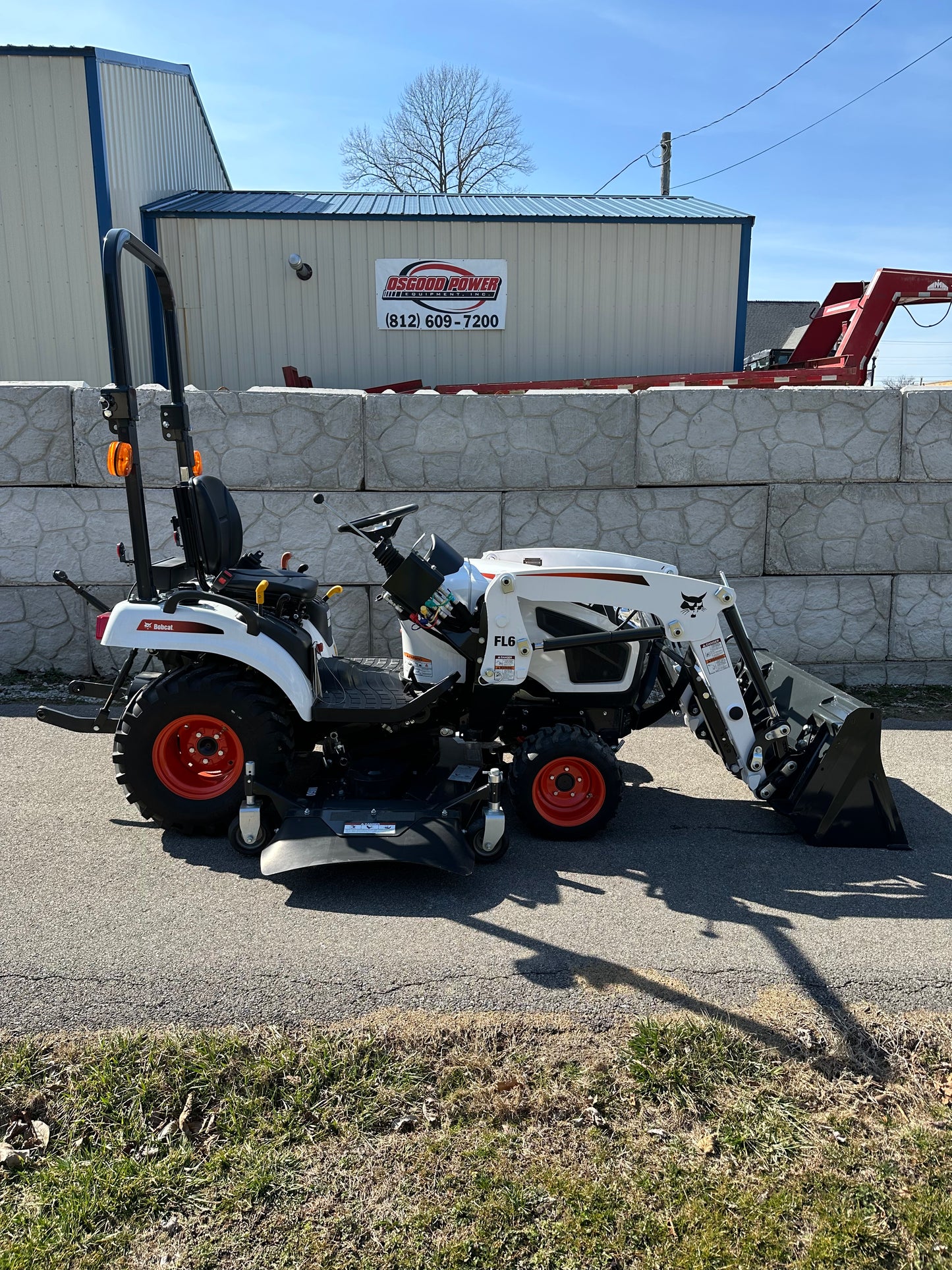 Bobcat CT1021 Sub-Compact Tractor w/ FL6 loader and M60 Belly Mower Hydrostatic Transmission