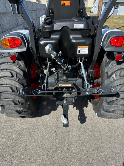 Bobcat CT2035 Compact Tractor w/ FL8 loader