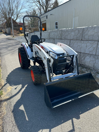 Bobcat CT2025 Compact Tractor w/  FL7 loader