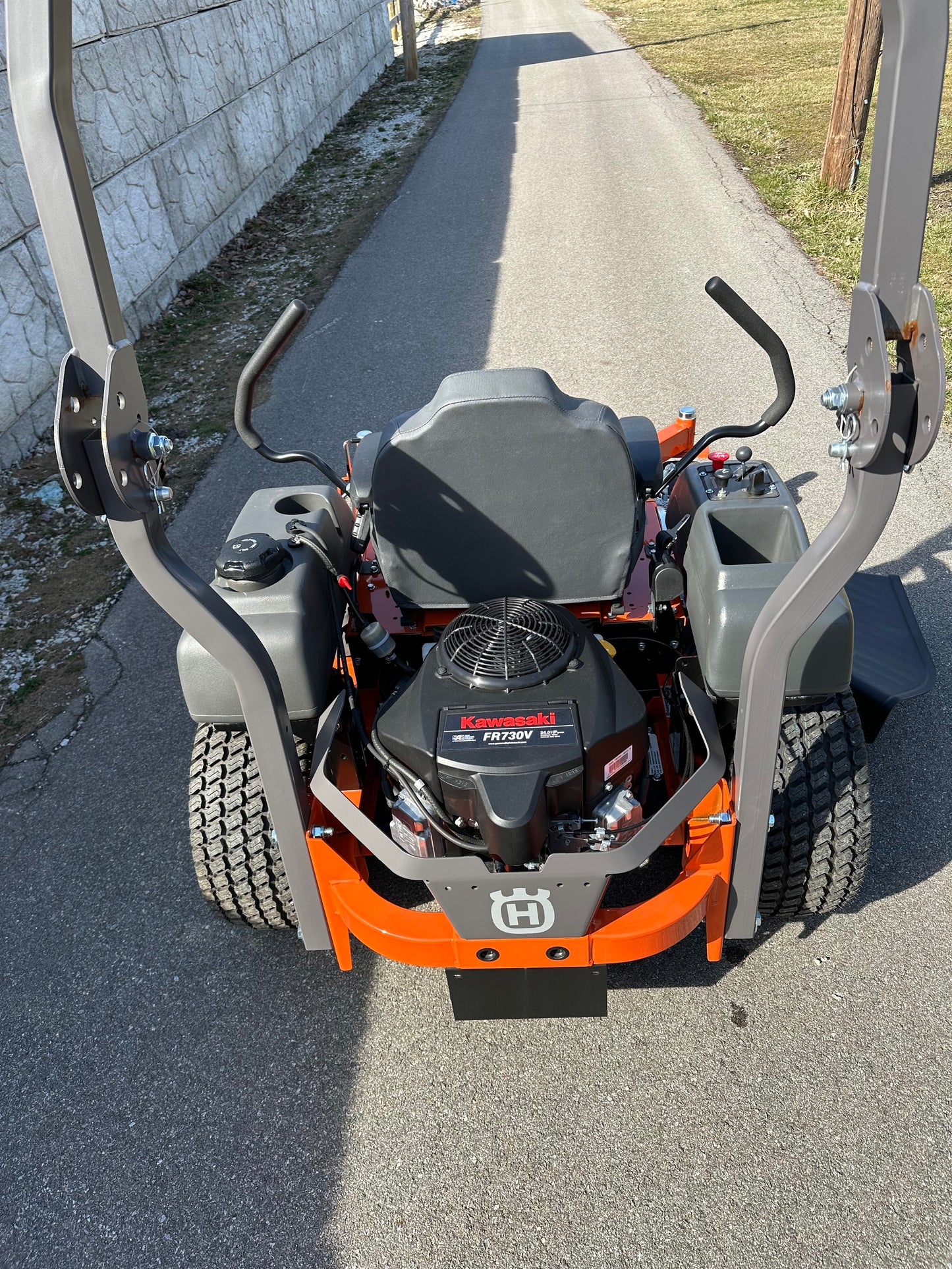 HUSQVARNA MZ54  Zero-Turn Lawn Mowers