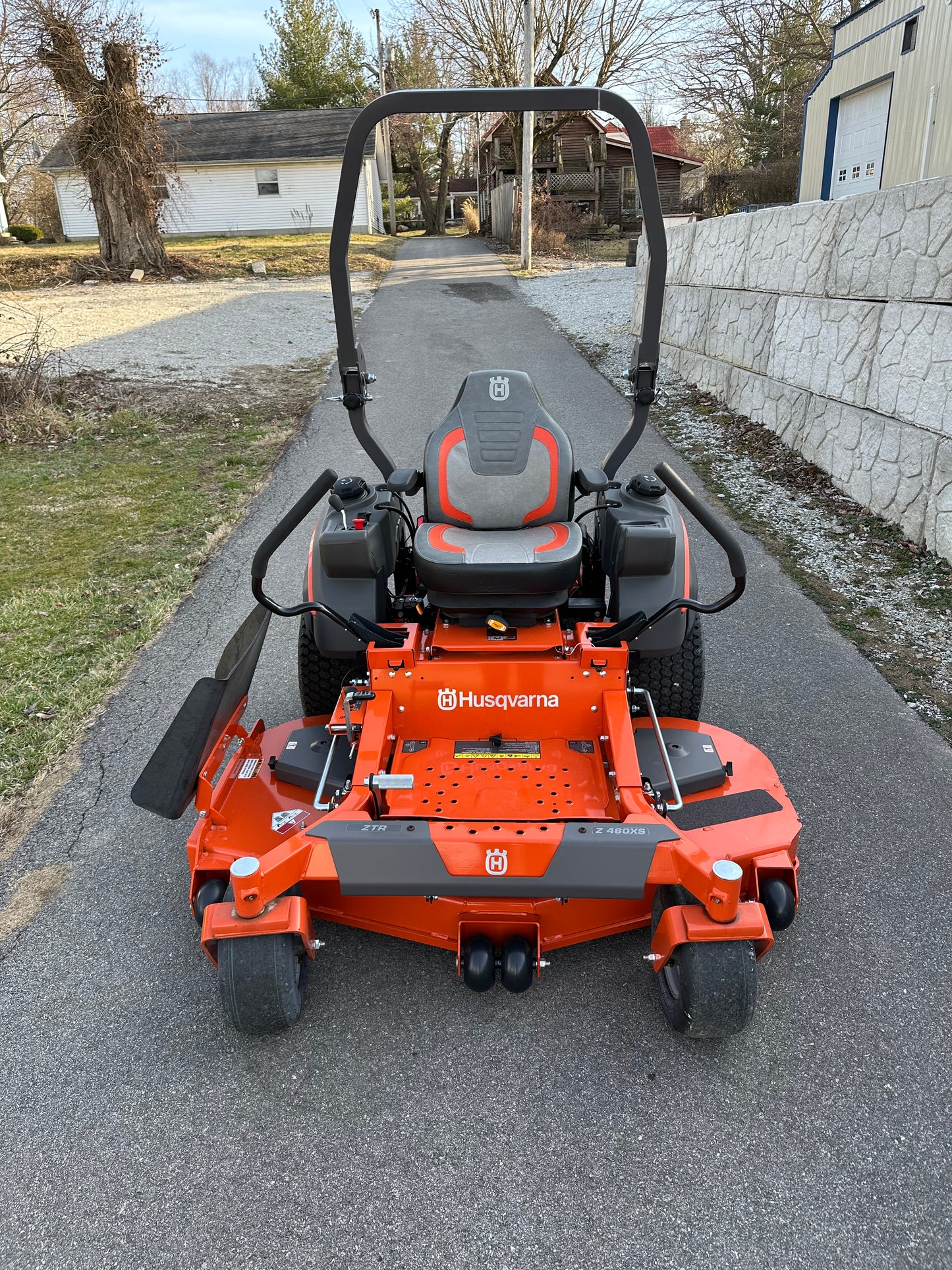 HUSQVARNA Z460XS Zero-Turn Lawn Mower