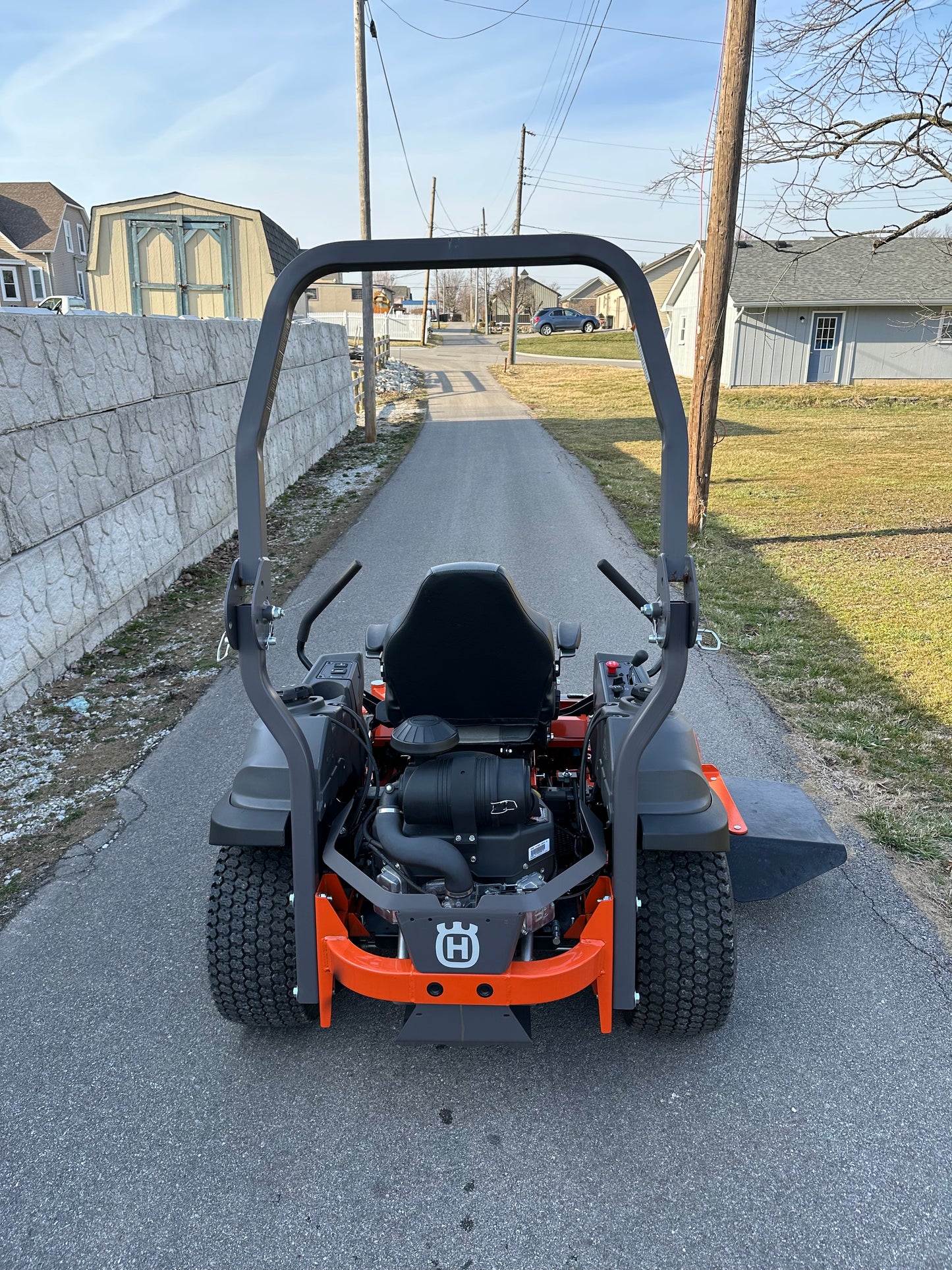 HUSQVARNA Z460XS Zero-Turn Lawn Mower