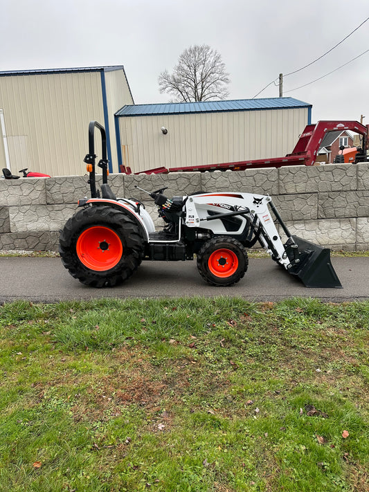 Bobcat CT4050 Compact Tractor w/ FL9 loader Shuttle Shift Transmission