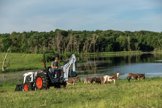 Bobcat CT4045 Compact Tractor w/ FL9 loader Shuttle Shift Transmission